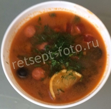 Сборная солянка с колбасой, ветчиной и курицей