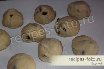 Сдобные булочки с изюмом