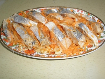 Салат "Селедка по-корейски" с морковью и луком