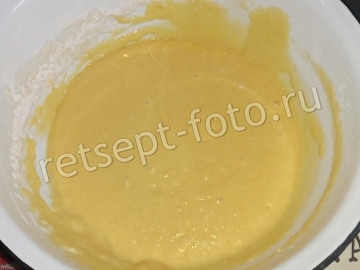 Шарлотка на кефире с яблоком и грушей