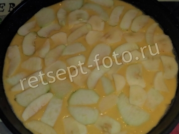 Шарлотка на кефире с яблоком и грушей
