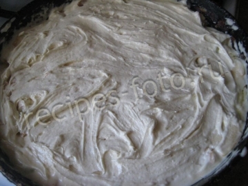 Шарлотка с яблоками на сметане