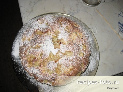Шарлотка с яблоками и грушами