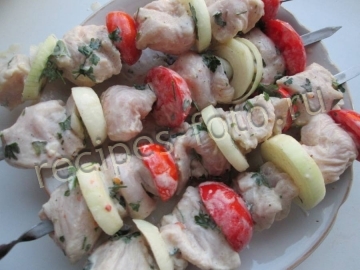 Шашлык из курицы с помидорами