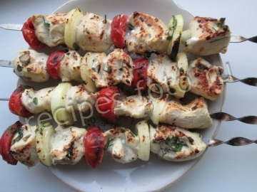 Шашлык из курицы с помидорами