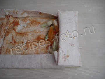 Шаурма с сыром и капустой в лаваше без мяса