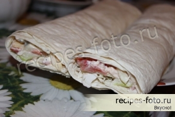 Шаурма домашняя с курицей, сыром и капустой