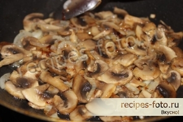 Шаурма из курицы, с грибами, сыром и овощами дома