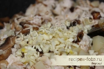 Шаурма из курицы, с грибами, сыром и овощами дома