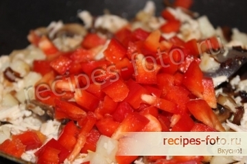 Шаурма из курицы, с грибами, сыром и овощами дома
