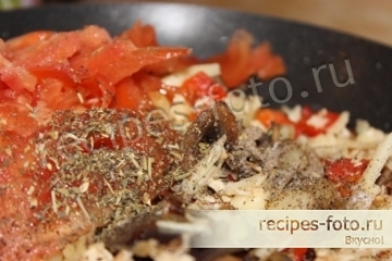 Шаурма из курицы, с грибами, сыром и овощами дома