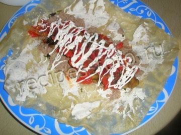 Шаурма с баклажанами, мясом и плавленым сыром