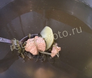 Щи из щеницы со свининой и грибами