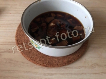 Щи с грибами и свежей капустой