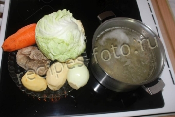 Щи со свининой и свежей капустой