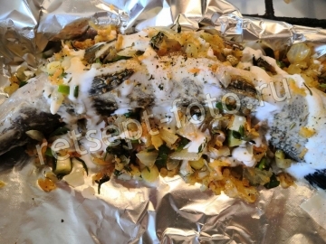 Щука фаршированная луком и морковью