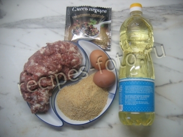 Шницель из говядины на сковороде (рубленый)