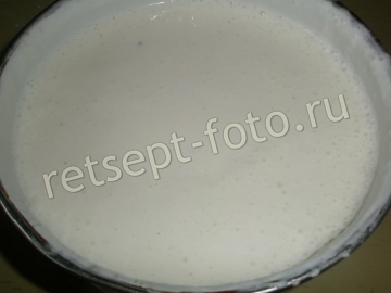 Шоколадно-ореховый торт с черносливом с и сметанным кремом