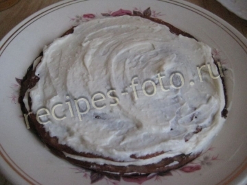 Шоколадный блинный торт с творогом и сметаной