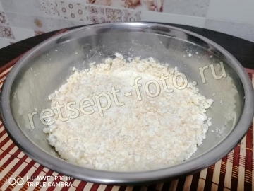 Шоколадный пирог с творожными шариками без масла