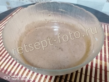 Шоколадный пирог с творожными шариками без масла
