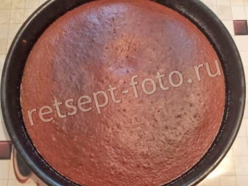 Шоколадный торт с бананом и сметанным кремом