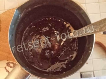 Шоколадный торт с бананом и сметанным кремом