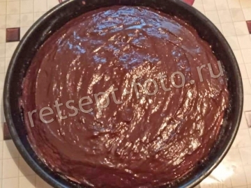 Шоколадный торт с бананом и сметанным кремом