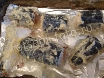 Скумбрия запеченная с майонезом, горчицей и хреном в духовке