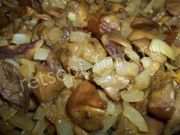 Сливочный суп с белыми грибами и курицей