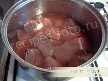 Слоеный салат из говяжьей печени