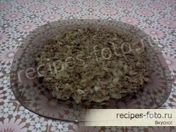 Слоеный салат из говяжьей печени