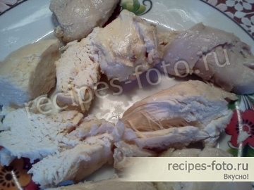 Слоеный салат "Бунито" с курицей и корейской морковкой