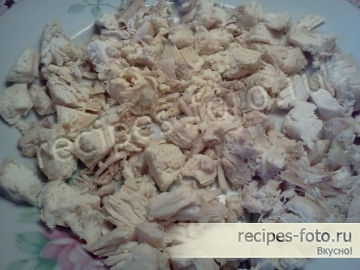Слоеный салат "Бунито" с курицей и корейской морковкой