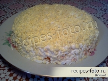 Слоеный салат "Бунито" с курицей и корейской морковкой