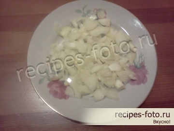 Слоеный салат с курицей, кукурузой и корейской морковкой