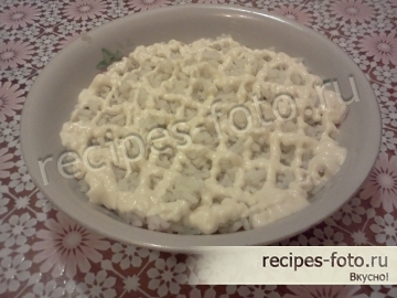 Слоеный салат с курицей, кукурузой и корейской морковкой