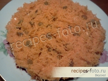 Слоеный салат «Трио» со свеклой, морковью и сыром