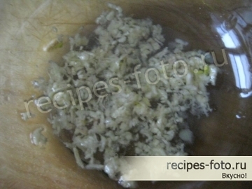 Слоеный зимний салат с фасолью и красной капустой