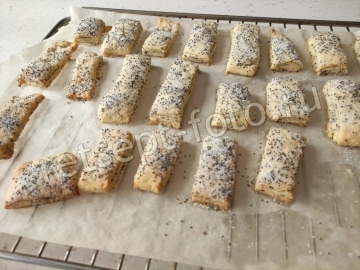 Слоеное печенье с маком
