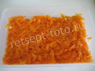 Слоеный салат из соленой скумбрии со свеклой