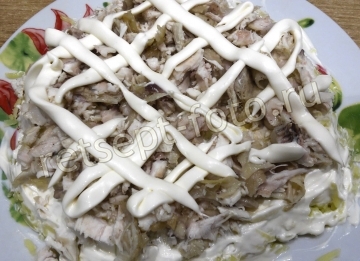 Слоеный салат с курицей и морковью по-корейски