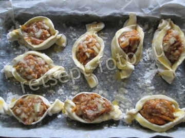 Слойки с тыквой и мясом