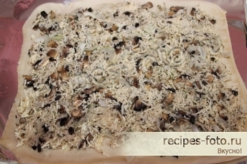 Слойки с сыром и грибами