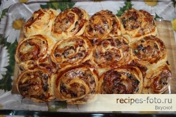 Слойки с сыром и грибами