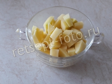 Солянка с курицей, ветчиной и вяленой говядиной