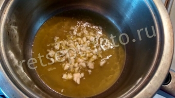 Спагетти с фрикадельками и креветочным соусом