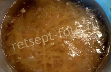 Спагетти с фрикадельками и креветочным соусом