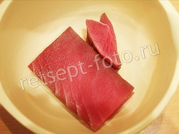 Стейк тунца в обжарке "Medium rare"