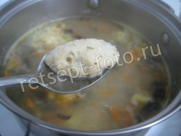 Суп с клецками и грибами без мяса
